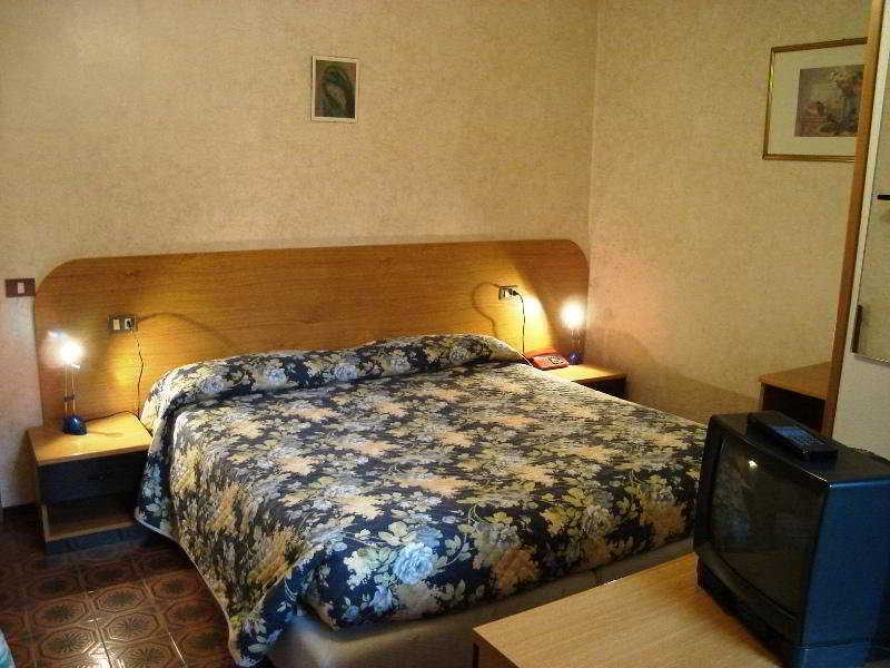 Hotel Spampatti カスティオーネ・デッラ・プレゾラーナ エクステリア 写真