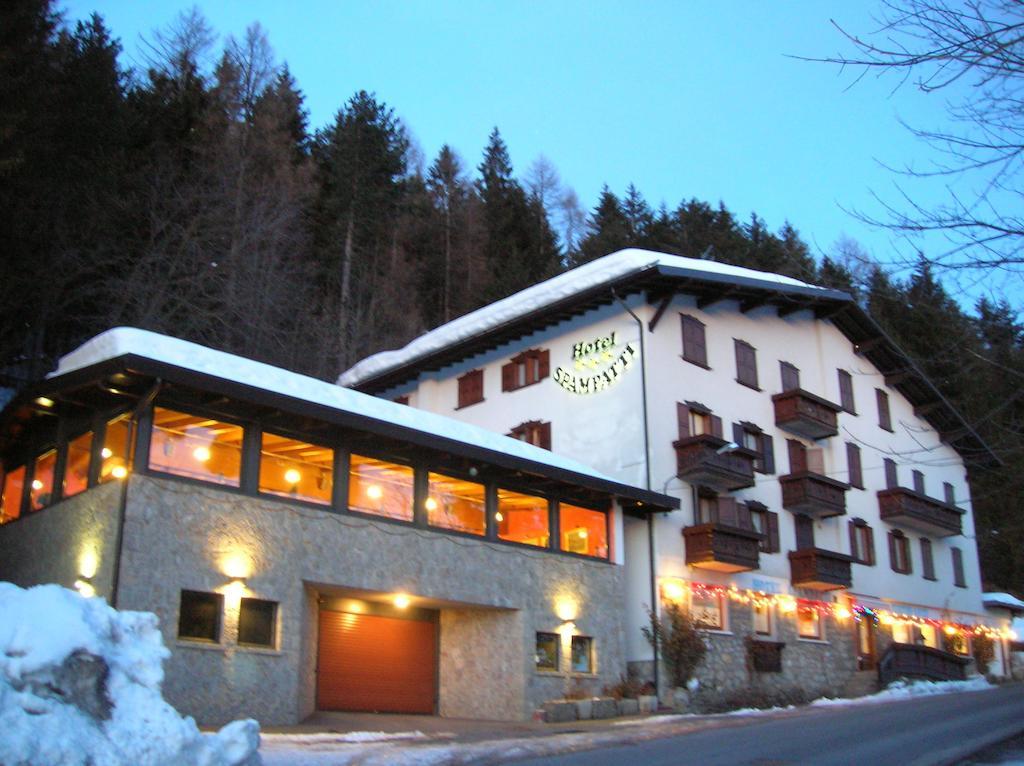 Hotel Spampatti カスティオーネ・デッラ・プレゾラーナ エクステリア 写真